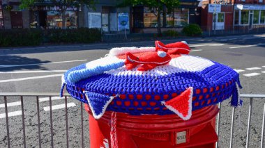 Prestatyn, İngiltere. 22 Haziran 2022. Kuzey Galler tatil beldesi Prestatyn 'de Meliden Yolu' nda bir posta kutusuna iplik bombası atıldı.