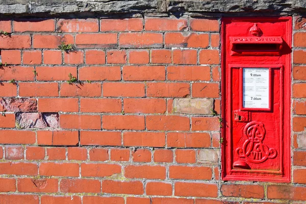 Prestatyn Jun 2022 Red Postbox Mounted Brick Wall — ストック写真