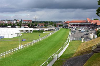 Chester, UK: 3 Temmuz 2022: Chester yarış pisti dünyanın en eski yarış yeridir. 1539 'da kuruldu..