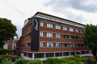 Chester, İngiltere: 6 Ağustos 2018: Roomzzz Aparthotel Chester. Sıradışı otel odası tarzında bir daire. Otel penthouse Suit vardır.