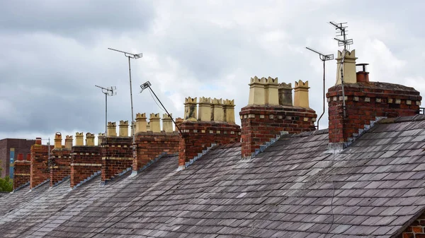 Clay Chimney Pots Top Red Brick Chimney Stack Residential House — Stock fotografie