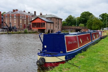 Chester, UK: Jul 3, 2022: A general scene of the Shropshire Union Canal close to the Tower Wharfe in Chester