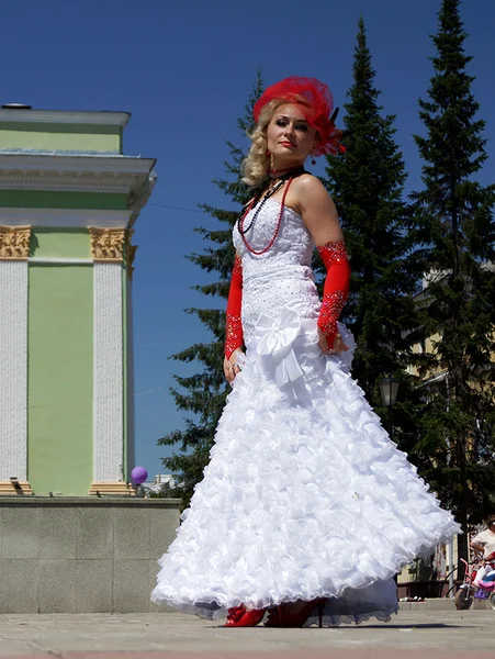 O desfile de noivas — Fotografia de Stock