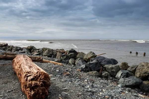 Widok Skały Duże Dryfujące Drewno Plaży Jordan River Wyspie Vancouver — Zdjęcie stockowe