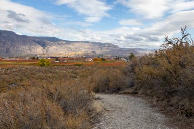 Osoyoos 'taki Kanal Yolu, İngiliz Kolombiyası