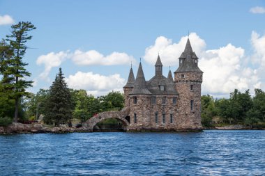 Boldt Kalesi 'ndeki Heart Island' da her yaz turistleri çeken tarihi yapılardan biri..