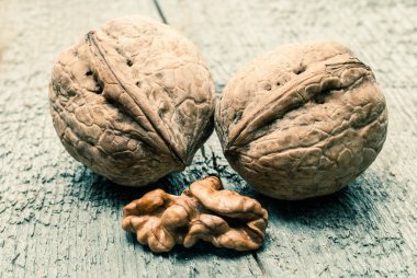 Ceviz ahşap üzerine