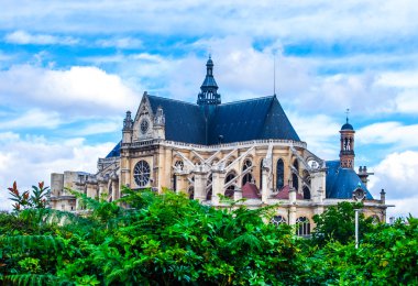 Paris'te Gotik Kilisesi