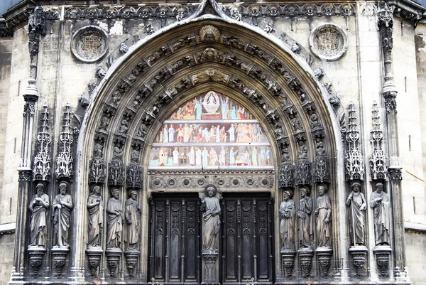 Portal gótico en París — Foto de Stock