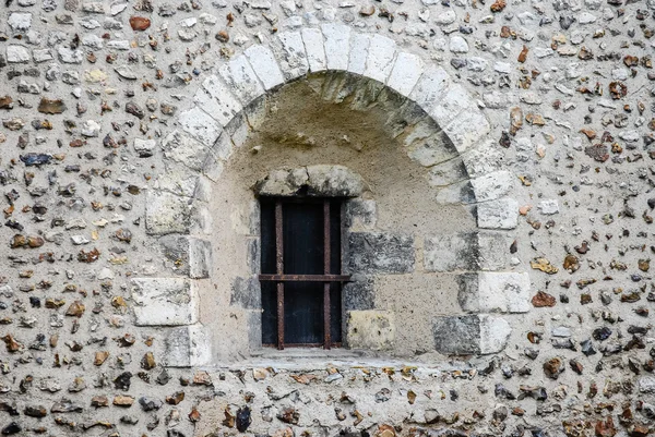 Antica finestra in pietra — Foto Stock