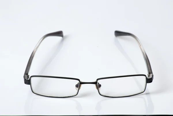 Glassessment moderno isolado em branco — Fotografia de Stock