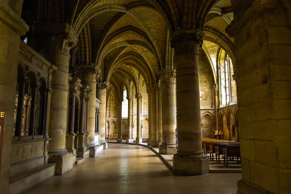 Nave de una iglesia gótica — Foto de Stock