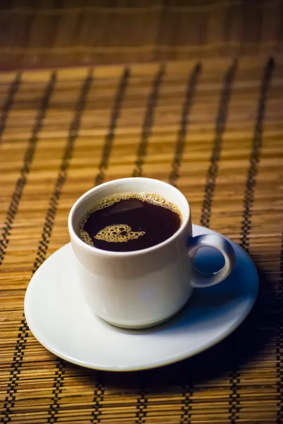 Weiße Tasse Kaffee — Stockfoto