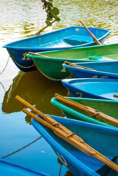 Barcos en la costa — Foto de Stock