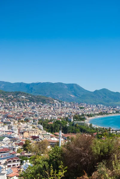 Alanya paisaje urbano visto desde la colina — Foto de Stock