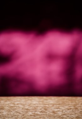 ahşap kırmızı zemin üzerine