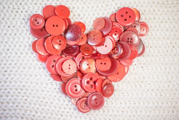 Corazón de botones rojos —  Fotos de Stock