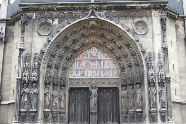 Portal gótico en París — Foto de Stock