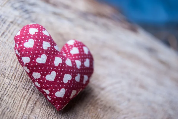 Corazón en cesta — Foto de Stock