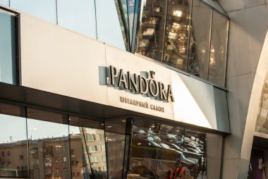 Armani mağaza