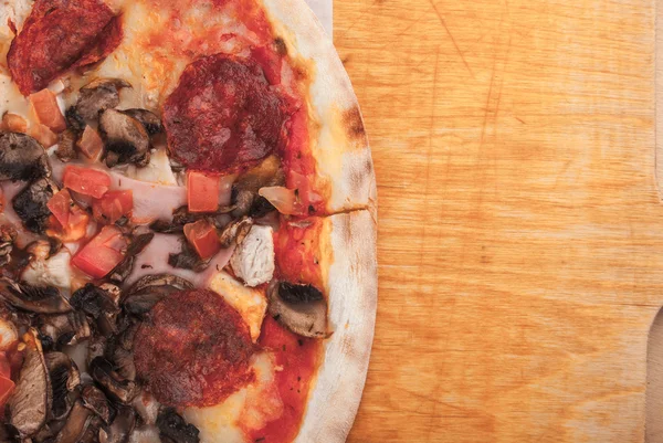 Крупный план пиццы — стоковое фото