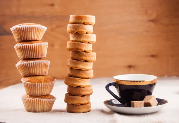 Muffins in vase — Stock Photo, Image