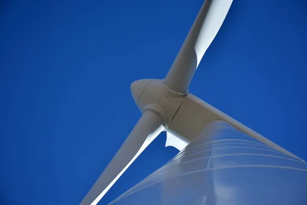 Wind Turbines Producing Energy Avoiding Global Warming Planet — Stock Photo, Image