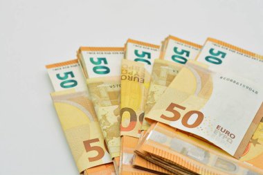 50 avroluk banknotlar, beyaza izole edilmiş.