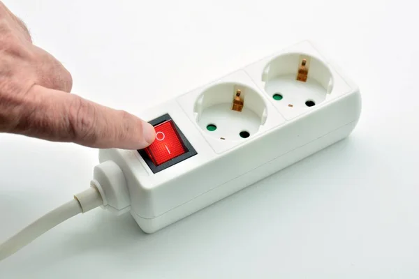 Dedo Desligando Botão Conector Energia Para Economizar Eletricidade — Fotografia de Stock
