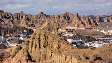 İspanya 'nın Guadix, Granada mağaralarındaki çorak topraklar.