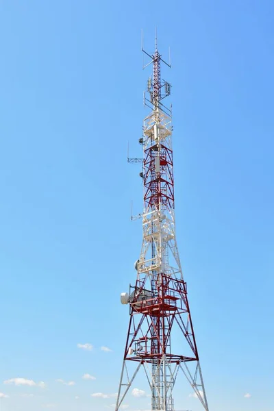 Телекомунікаційна Вежа Вершині Гори — стокове фото