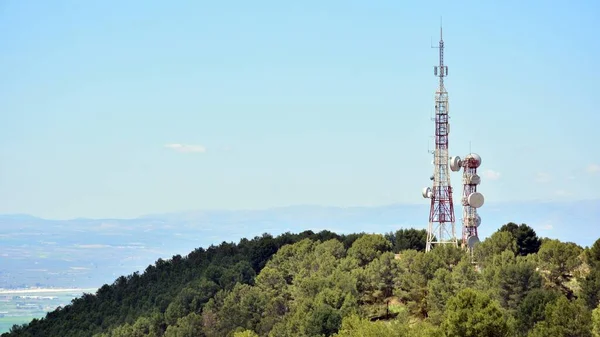 Telekomunikační Věž Vrcholu Hory — Stock fotografie