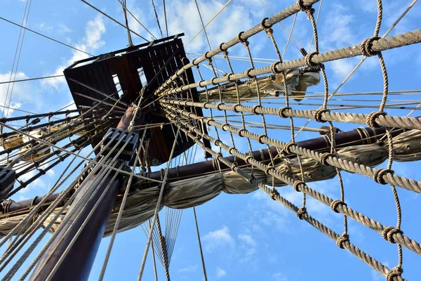 Detail Von Masten Werften Und Segeln Eines Alten Schiffes — Stockfoto