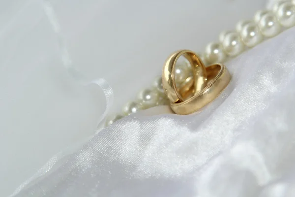 Evlilik yüzükleri.