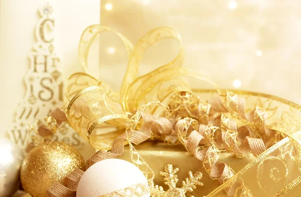 Palle di Natale e regalo — Foto Stock