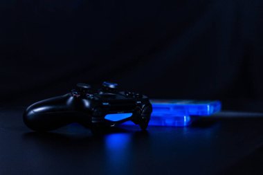 Mando de videojuegos ayık fondo zencisi