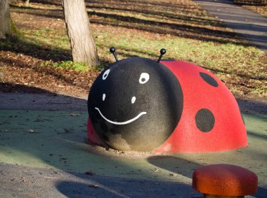 Uğurböceği Sürücüsü Park Oyuncak Bahçesi