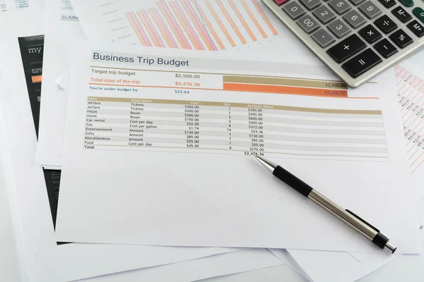 Üzleti utazás költségvetés jelentés — Stock Fotó