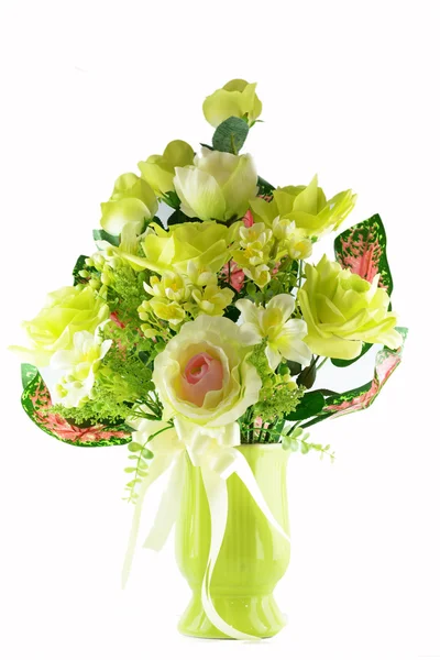 Різнокольорові квіти у вазі, ізольовані на білому тлі — стокове фото