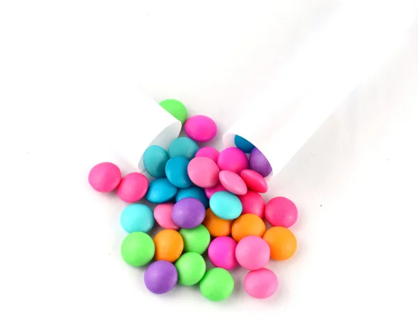 Kleurrijke snoep geïsoleerd op witte achtergrond — Stockfoto