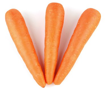 Beyaz arka plan üzerinde izole çiğ havuç