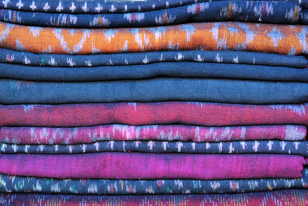 Sortiment sarongy na prodej — Stock fotografie