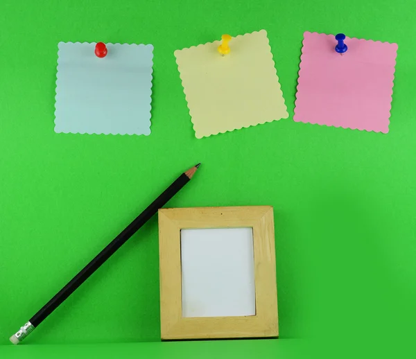 Realistic Sticky Note and photo frame — Stock Photo, Image