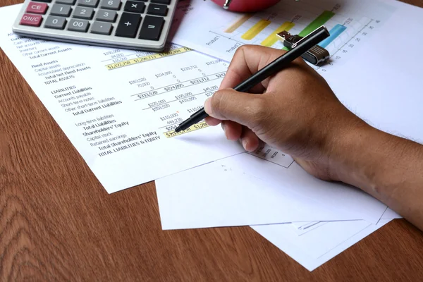 Relatório de gráfico de negócios — Fotografia de Stock