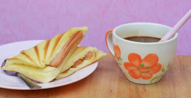 Sabahları sosisli ekmek Kupası