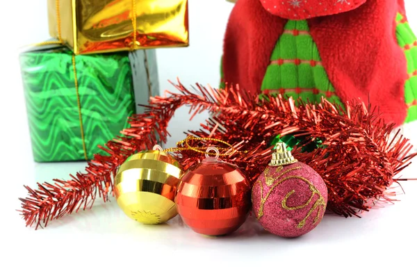 Bola de Navidad con decoración de Navidad — Foto de Stock