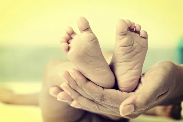 Close up of newborn baby feet — Stock Photo, Image