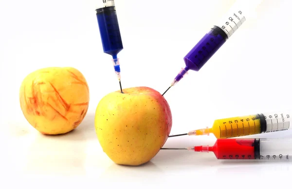 Apple and syringes isolated — Stock Photo, Image