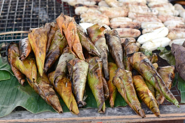 Muz yaprağı, pirinç ekmek — Stok fotoğraf