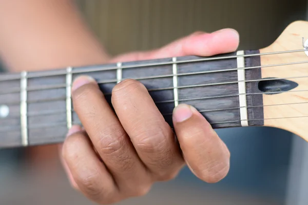 Guitarrista toca — Fotografia de Stock